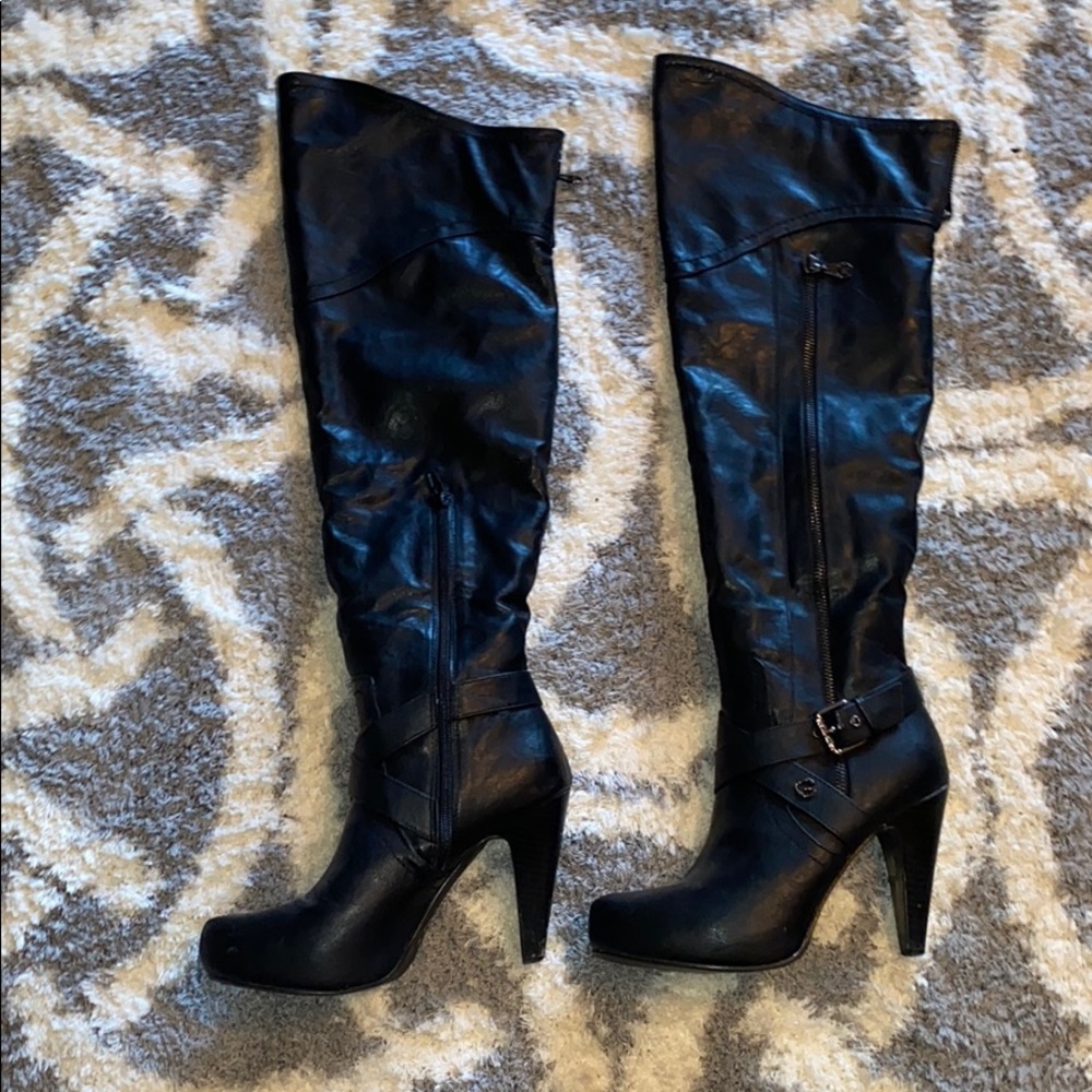 Heeled boots - black